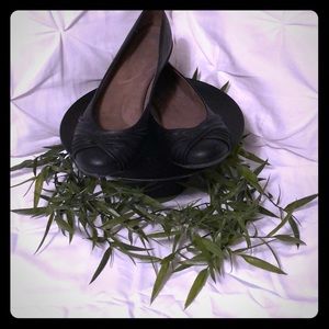 Naturalizer black flats SZ 8.5